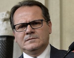 Covid, mascherine, indagato l’ex ministro Saverio Romano