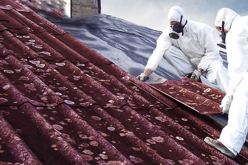 Amianto, quell’emergenza sanitaria da cui la Sicilia non è mai uscita