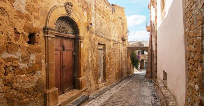 Far conoscere i tesori siciliani ai siciliani. Spiagge, siti archeologici e borghi da scoprire