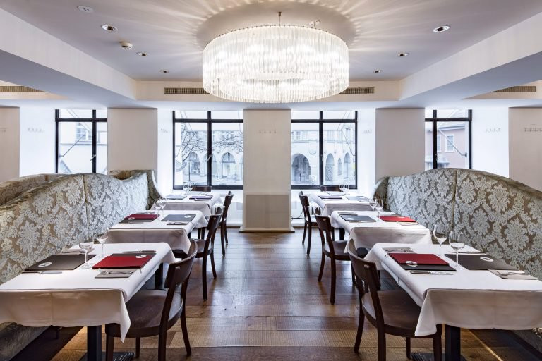 Fase 2, per spiagge e ristoranti ripresa tutta in salita