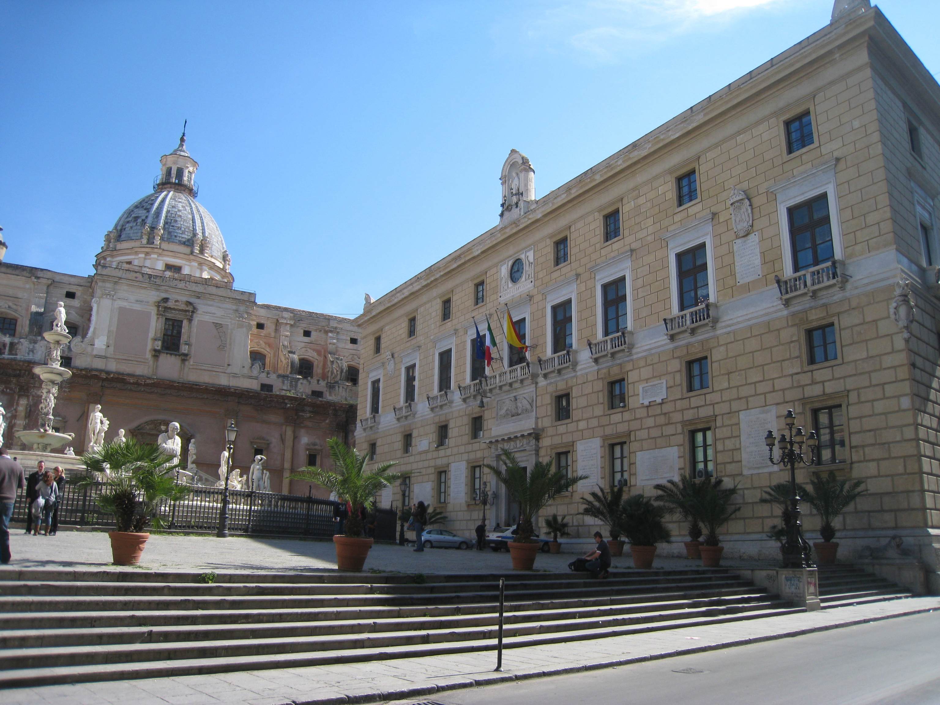 Decentramento, rischio commissario per il Comune