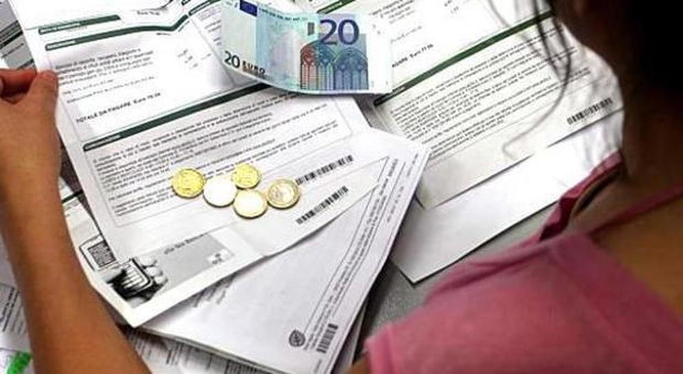 Lockdown, l’altra faccia dei consumi, in calo costi materie prime luce e gas