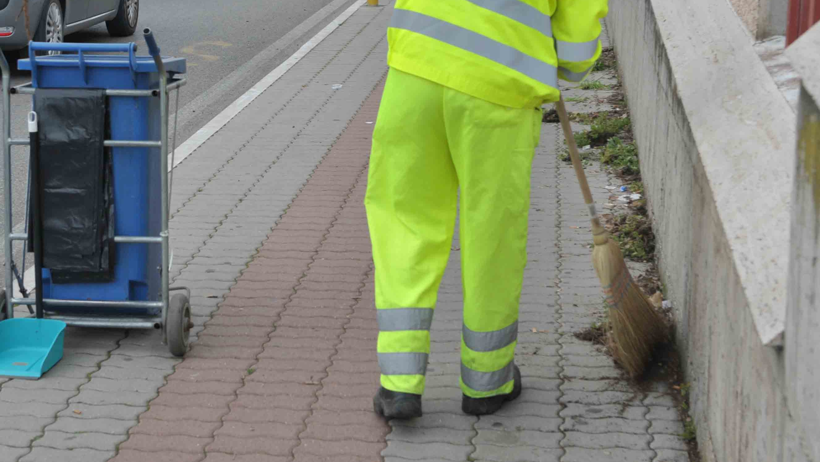 Gela, polemiche su decoro urbano e gestione dei rifiuti Gela, polemiche su decoro urbano e gestione dei rifiuti