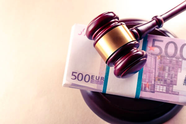 Assegno di mantenimento, si perde con la convivenza Assegno di mantenimento, si perde con la convivenza