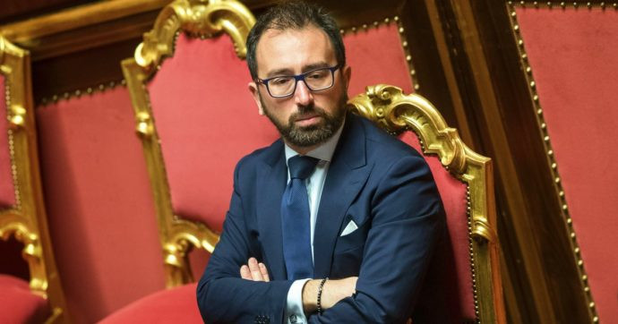 Tribunale di Catania a pezzi, Bonafede risponde durante il question time