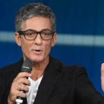 Sanremo, Fiorello ironizza: con 28 cantanti “Viva Rai2” diventa Dopofestival