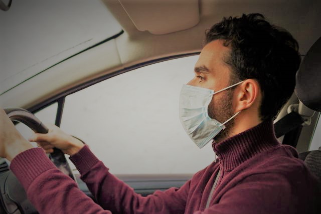 Fase 2, in auto sì, ma con mascherina e certificato Fase 2, in auto sì, ma con mascherina e certificato