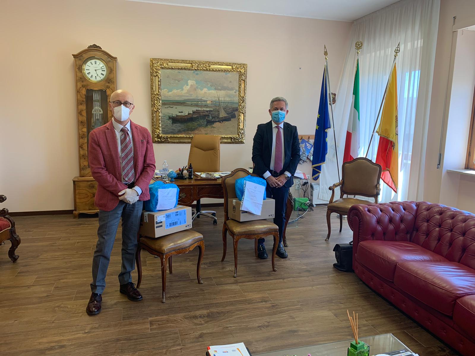 Coronavirus, Notai di Trapani e Marsala donano apparecchiature all’Asp di Trapani