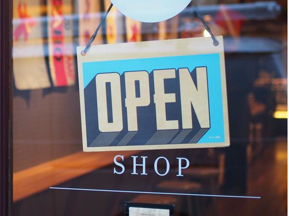 Riapertura negozi, le Regioni spingono, Boccia frena Riapertura negozi, le Regioni spingono, Boccia frena