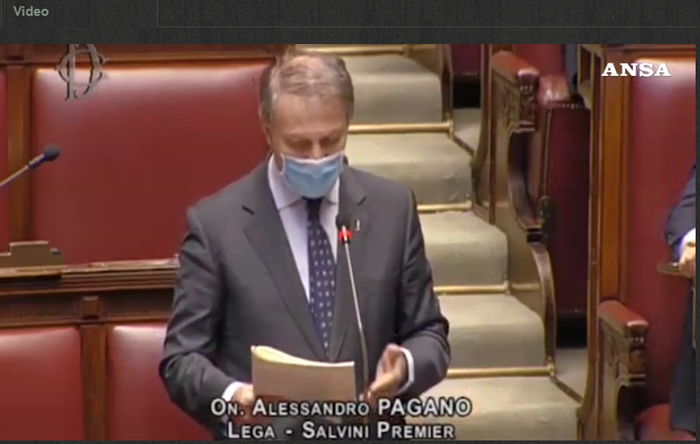 Silvia Romano “neoterrorista” per Pagano, bagarre alla Camera Silvia Romano “neoterrorista” per Pagano, bagarre alla Camera