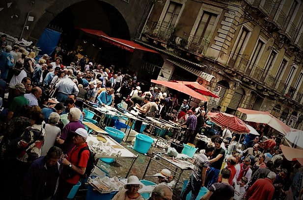 Fase 2, riapre il mercato della Pescheria di Catania