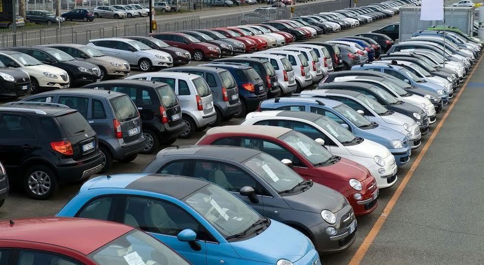 Mercato auto Italia, a maggio -50%, perdita di fatturato da 8,3 milardi