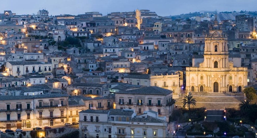 Positivo al Covid in giro per Modica, denunciato dalla polizia locale