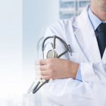 Sanità, in Sicilia niente contratto nazionale e “scippo” dei fondi