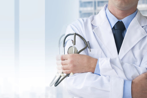 Sanità, in Sicilia niente contratto nazionale e “scippo” dei fondi