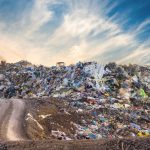 Rifiuti, in Europa impianti ed economia circolare, in Sicilia discariche ed economia… “criminale”