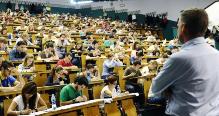 Università, da settembre anche in Sicilia formula tra aula e distanza Università, da settembre anche in Sicilia formula tra aula e distanza