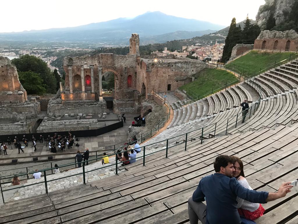Taormina, sù le presenze, nuovo orario al Teatro Antico