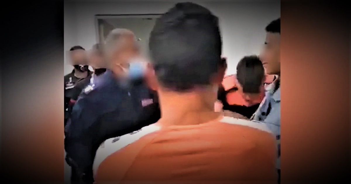 Migranti, tunisini umiliati ad Agrigento, caso internazionale Migranti, tunisini umiliati ad Agrigento, caso internazionale