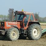 Travolto dal trattore guidato dal padre: muore bimbo di 2 anni