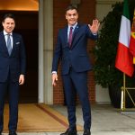Conte e Sanchez pressano l’Ue:  “Recovery Fund entro luglio”