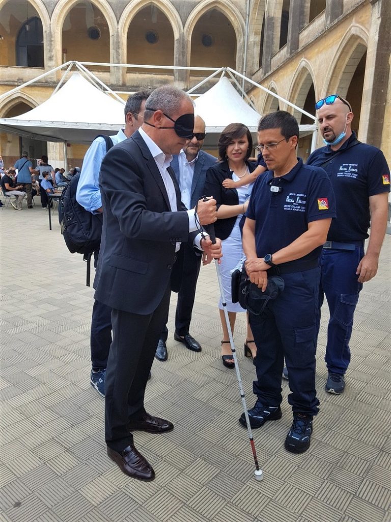 Galleria foto 'Unione ciechi e ipovedenti, il cane guida ponte tra buio e luce' - foto 5