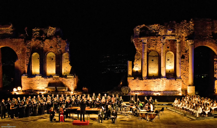 Teatro Antico di Taormina: “No agli spettacoli a luglio e agosto”