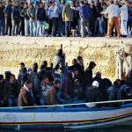 Migranti, esplodono gli sbarchi, l’Unione europea tace ancora