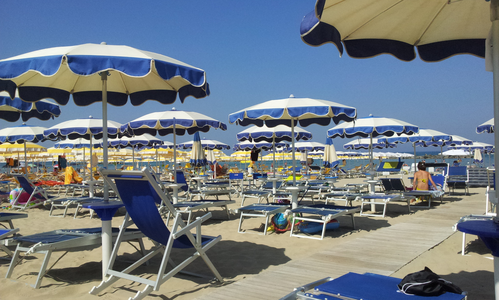 Stabilimenti balneari, anche in Sicilia rincari fino al 35 per cento