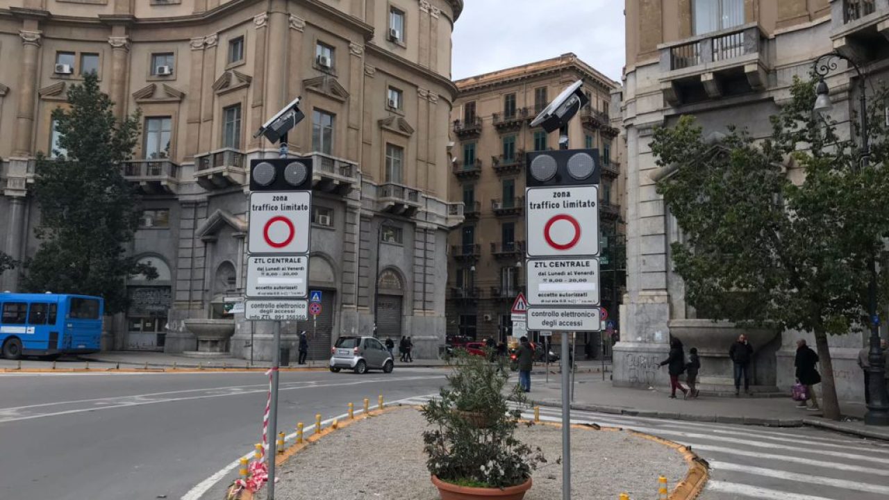 Palermo, Ztl, Lega: “sospenderla almeno a settembre”