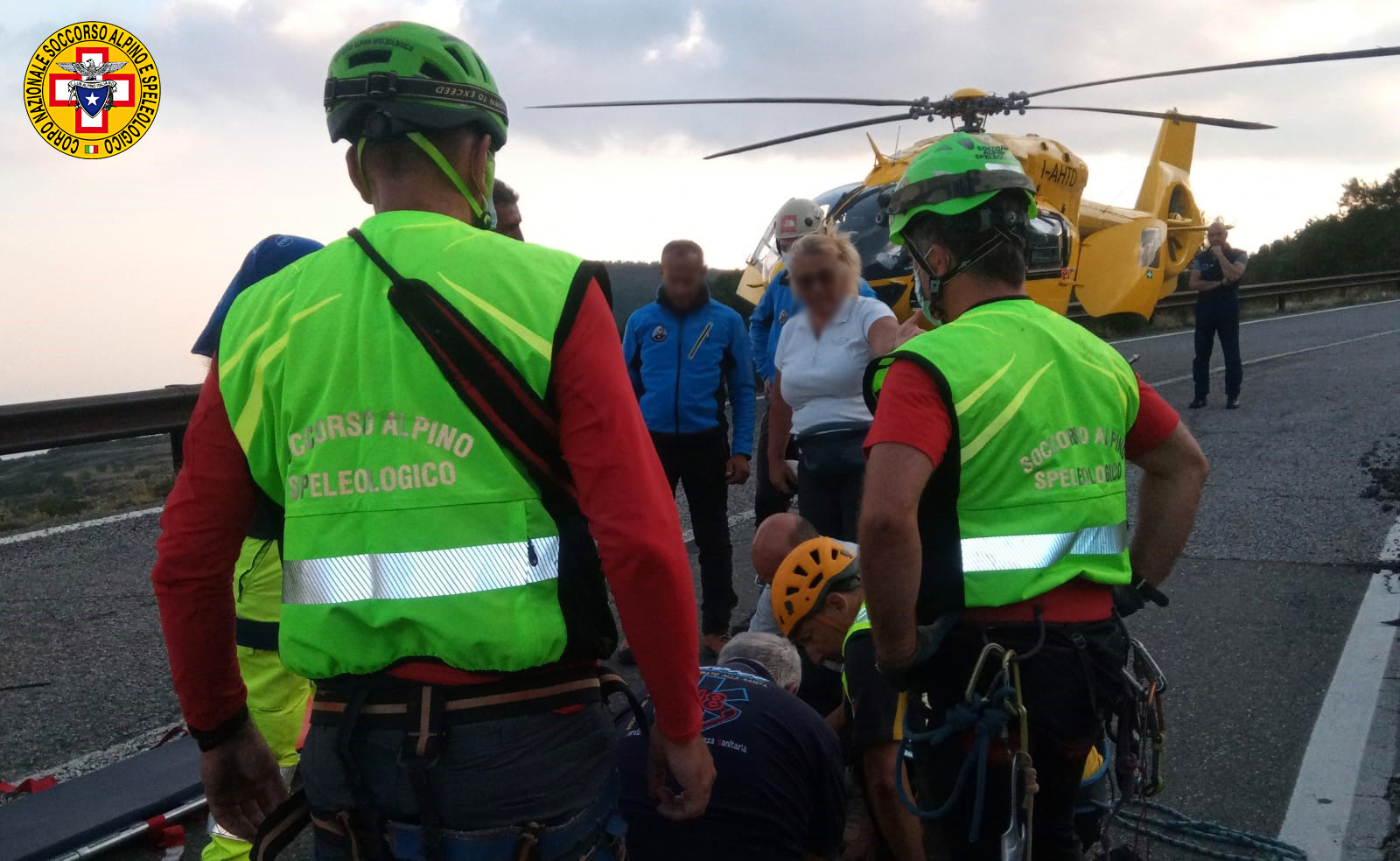Etna, precipita nella Grotta dei tre livelli, turista salvato dal soccorso alpino