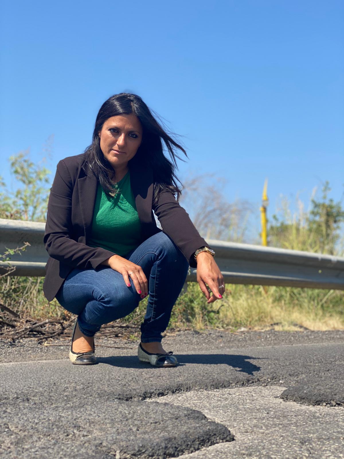 Sp 77 impercorribile per le troppe buche Marano (M5s): “Velocizzare i lavori”