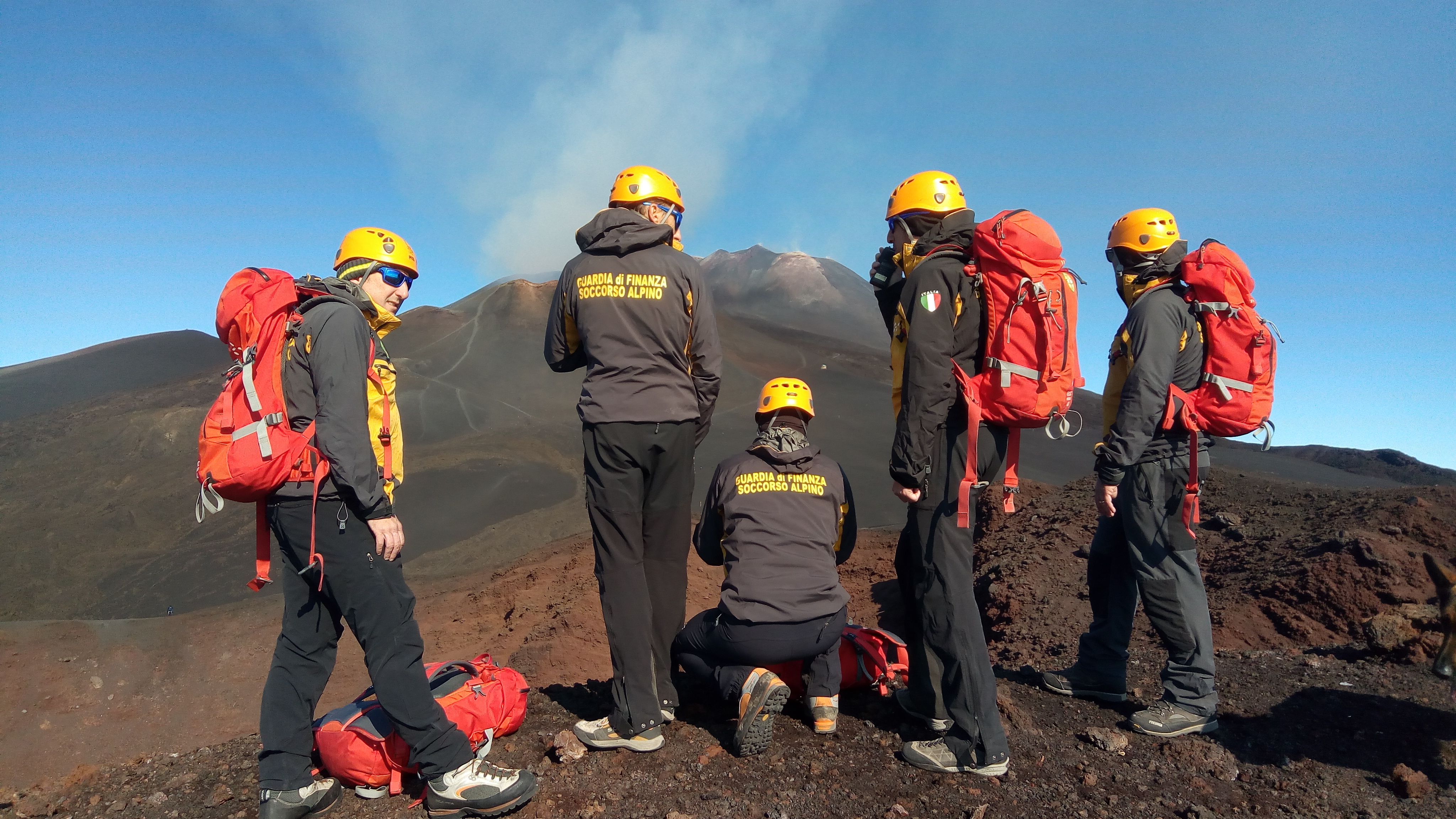 Due fidanzati si perdono sull’Etna, ritrovati dopo tre ore di ricerche
