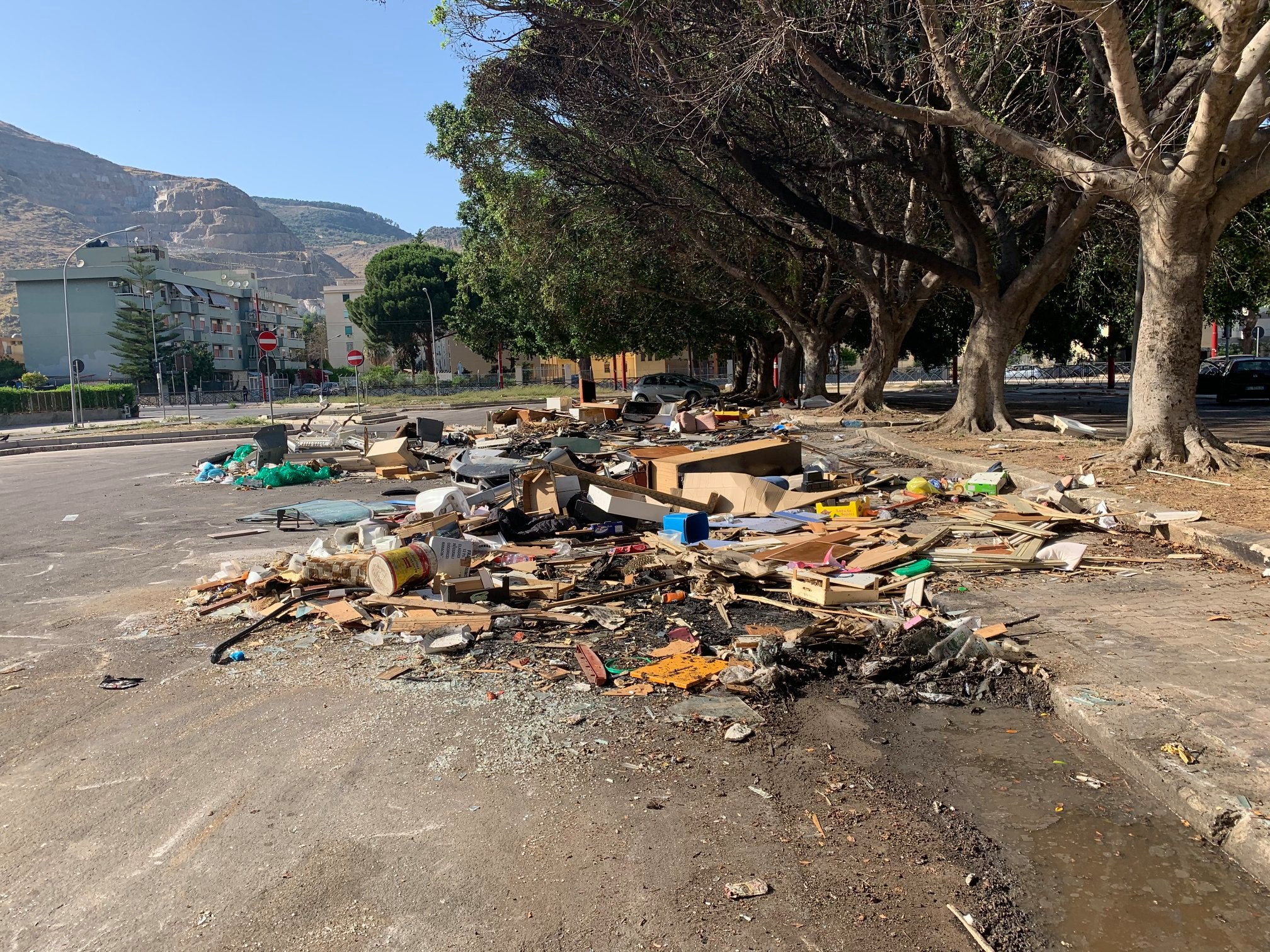 Palermo, telecamere e “rigetto sociale” contro chi sporca