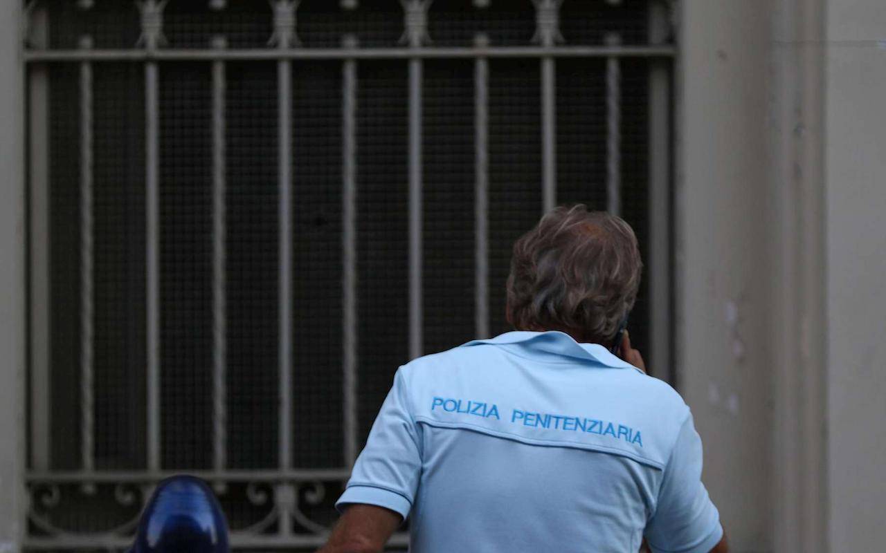 Polizia penitenziaria, troppi suicidi, la Cgil chiede un cambiamento