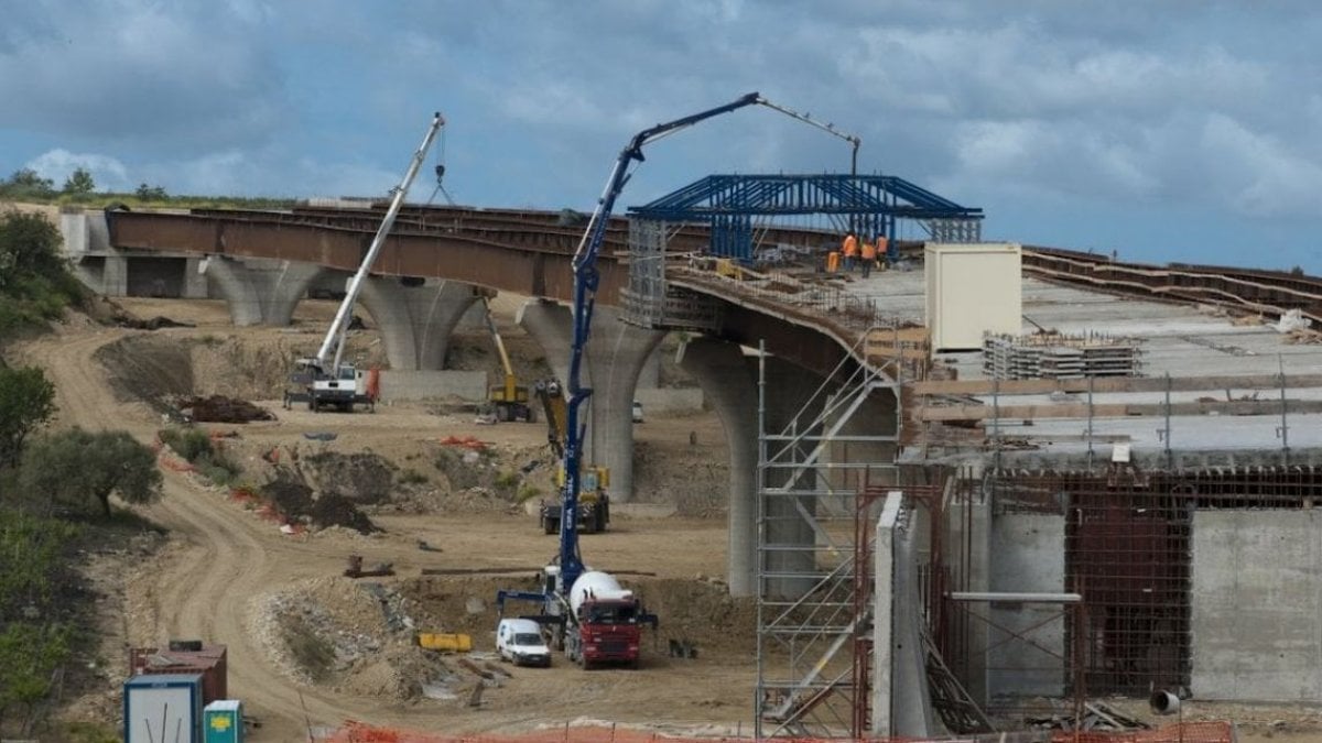 Cancelleri vuole ultimare la Palermo-Agrigento entro il 2021