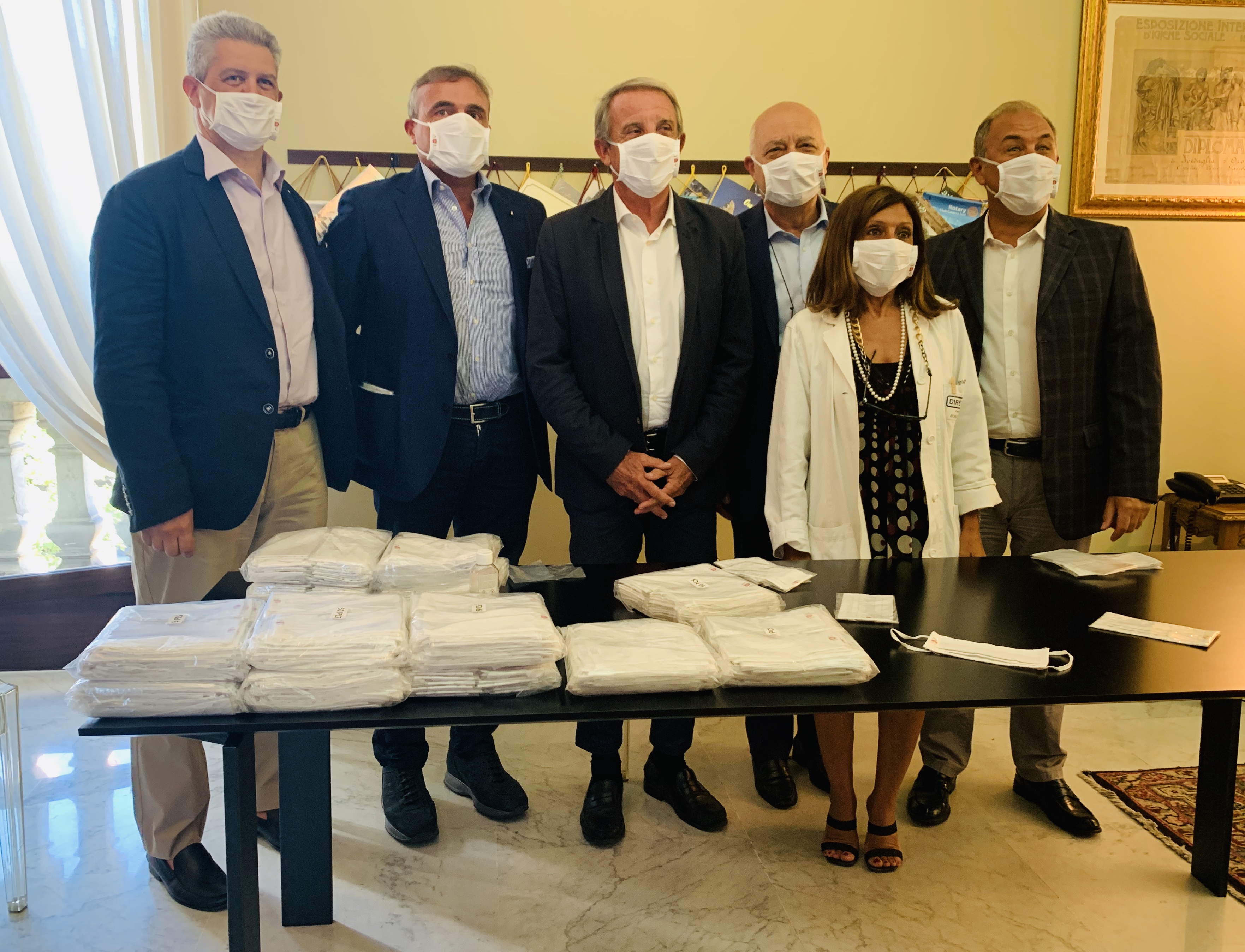 Ordine di Malta dona 30mila mascherine al Garibaldi Ordine di Malta dona 30mila mascherine al Garibaldi