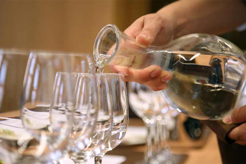 Acqua non conforme nei ristoranti siciliani