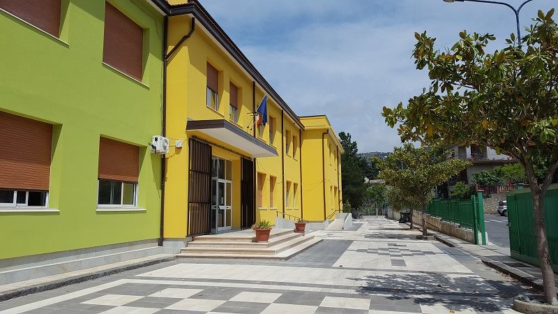 Palermo, nuovo raid vandalico nelle scuole