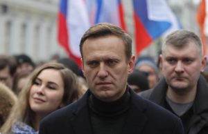 “Navalny ucciso col veleno di una rana freccia”, l’accusa di 5 Paesi europei al Cremlino. Mosca: “Propaganda”