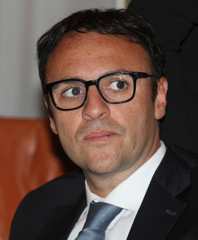 “Tesoro, mi si sono ristretti i poteri speciali”