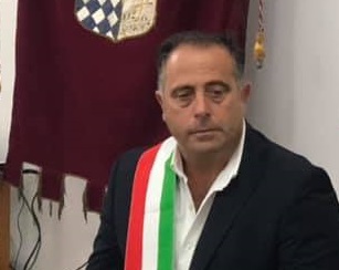 Terrasini (Pa), cede ringhiera sul lungomare ferite due persone