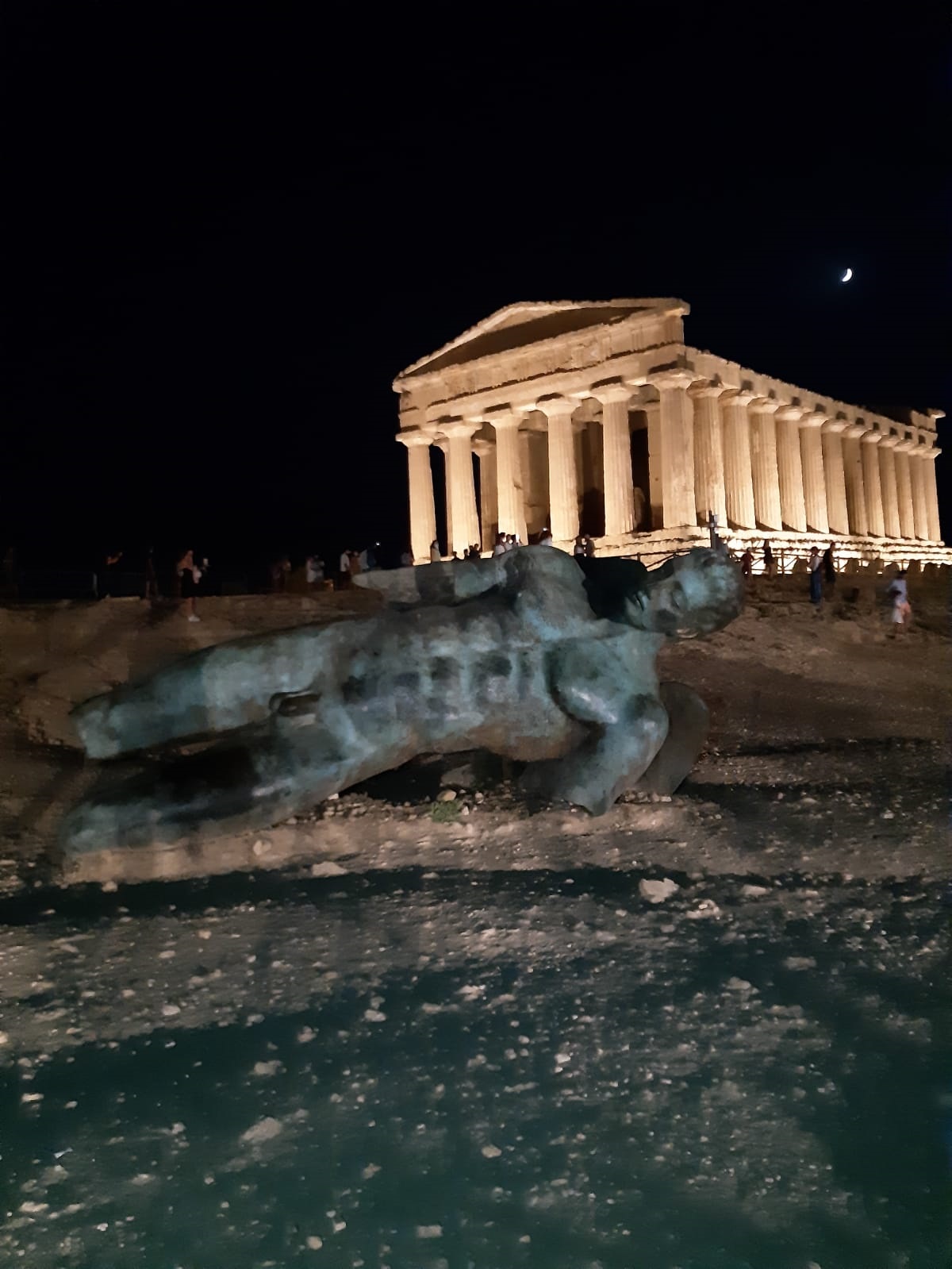 Vietato fare politica con le immagini della Valle dei Templi Vietato fare politica con le immagini della Valle dei Templi