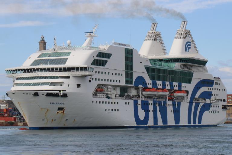 Migranti, nave quarantena a Lampedusa, si svuota hotspot