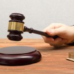 Tribunali lenti e Covid “uccidono” le aste immobiliari