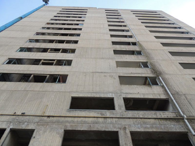Palazzo di cemento, manca ascensore, famiglie nel limbo