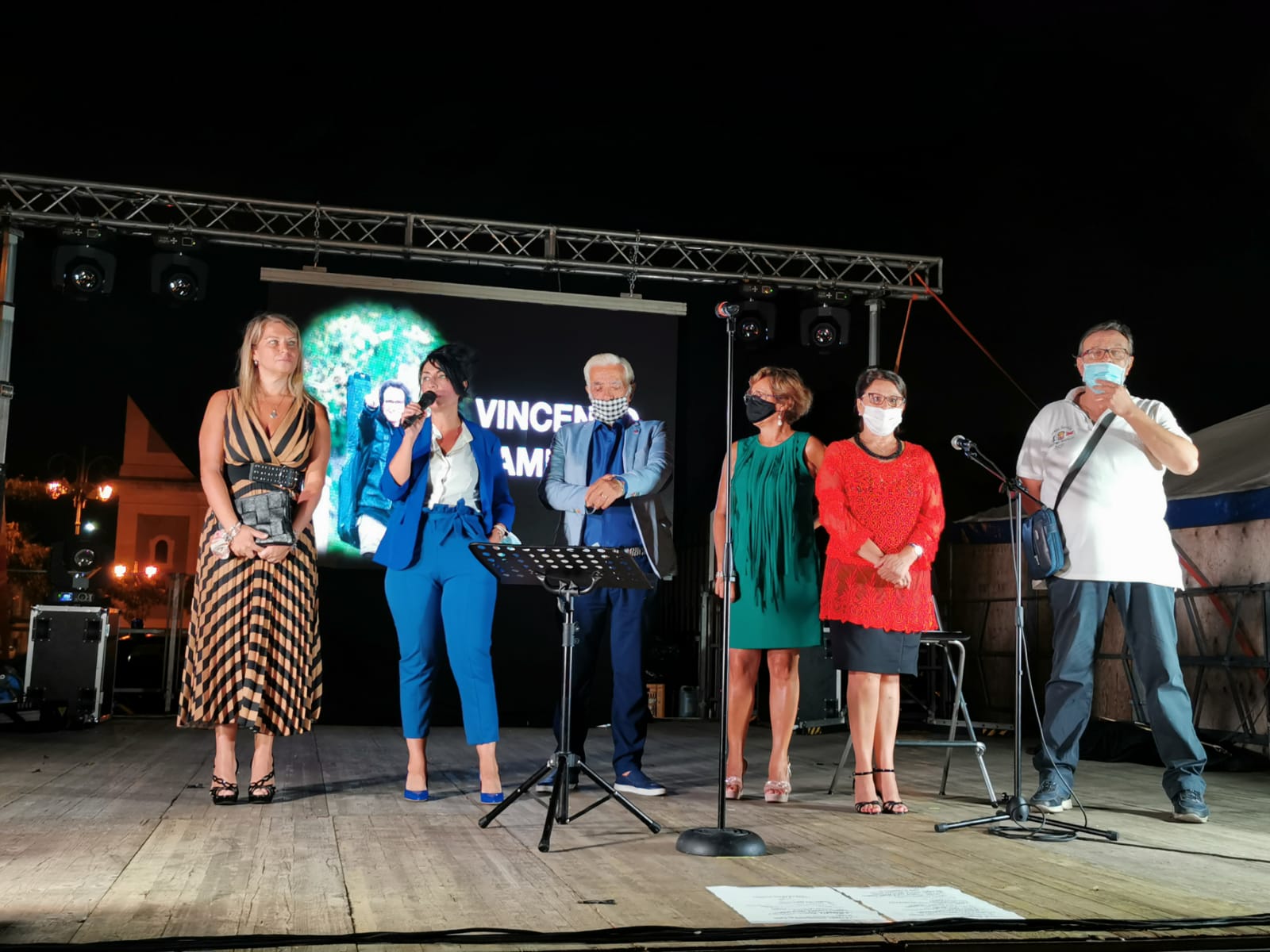 Applausi per “Giù la maschera” di Vincenzo Spampinato