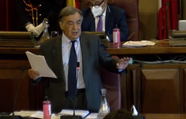 Palermo, Orlando supera la prova della sfiducia Palermo, Orlando supera la prova della sfiducia