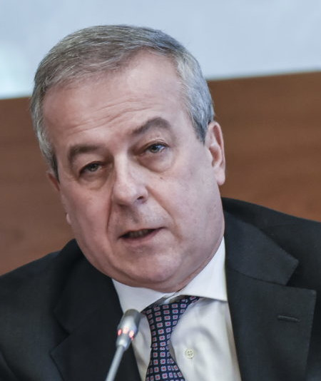 Covid-19, Locatelli: “Gli stadi sono meno importanti delle scuole”