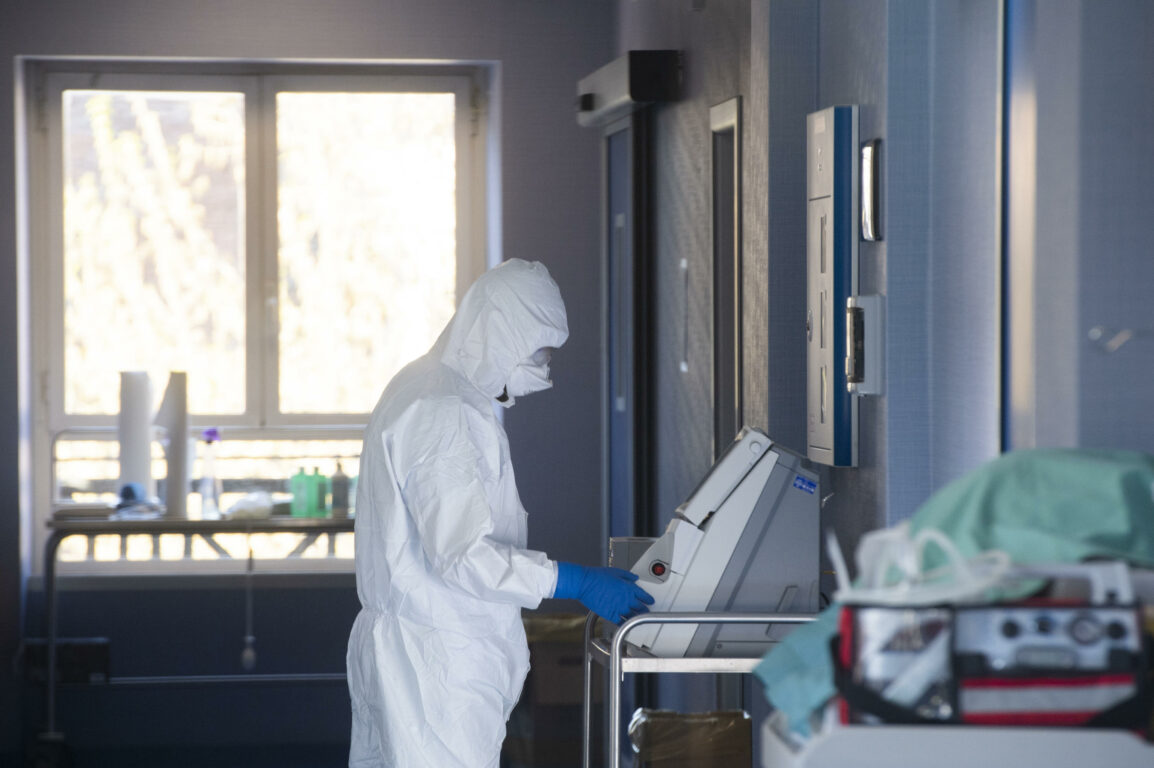 Coronavirus, in Sicilia pochi tamponi, molti casi, positivi +83,8% da giugno